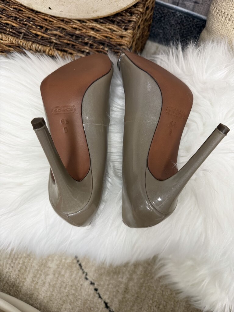 Coach Taupe Leather Pumps w/Pointed Toe