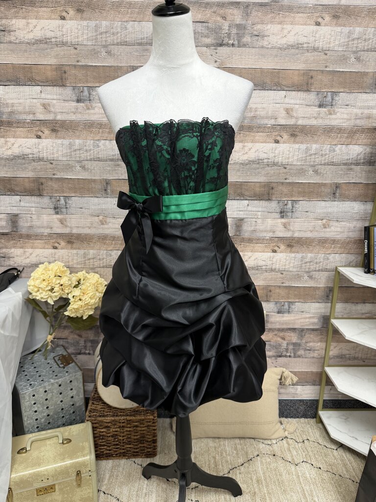 Jessica McClintock Gunne Sax Black w/Green & Lace Bodice