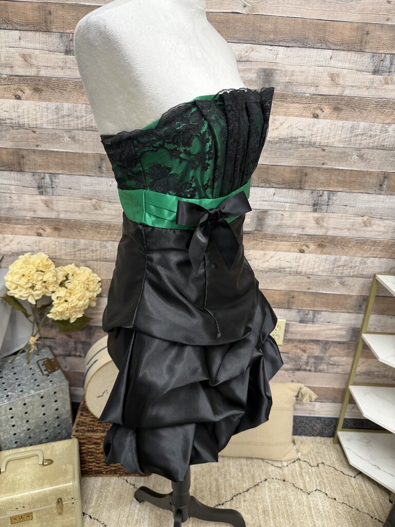 Jessica McClintock Gunne Sax Black w/Green & Lace Bodice