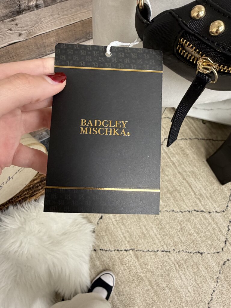 NWT Badgley Mischka Black w/Gold Studs Travel Belt