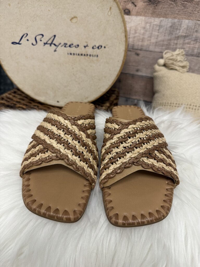 NWB Marc Fisher Nylie Raffia Slide Sandals