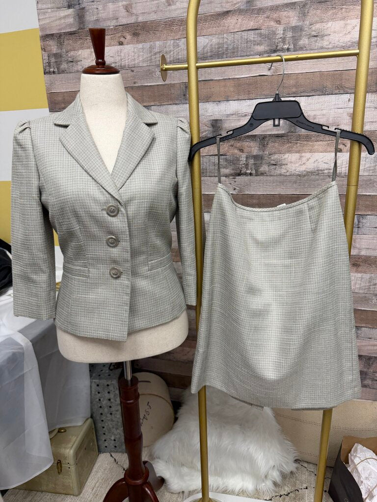 Tahari Arthur Levine Tan Houndstooth Suit