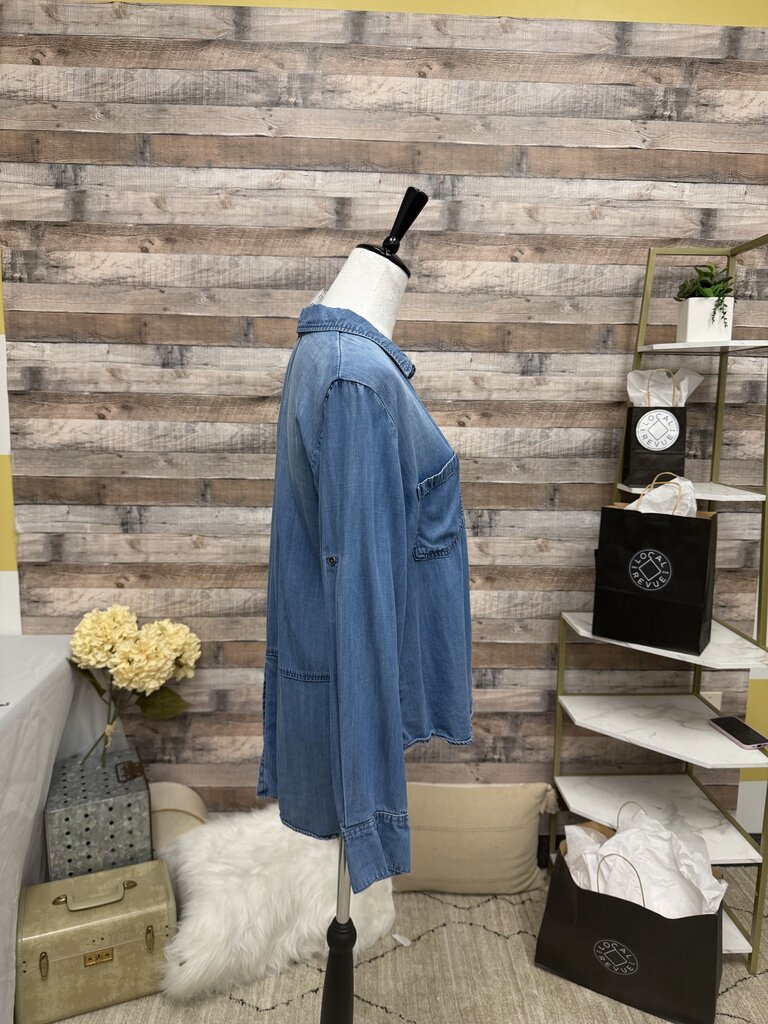 Cloth & Stone Chambray Button Down
