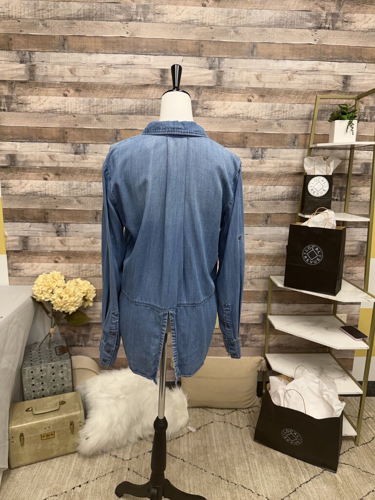 Cloth & Stone Chambray Button Down