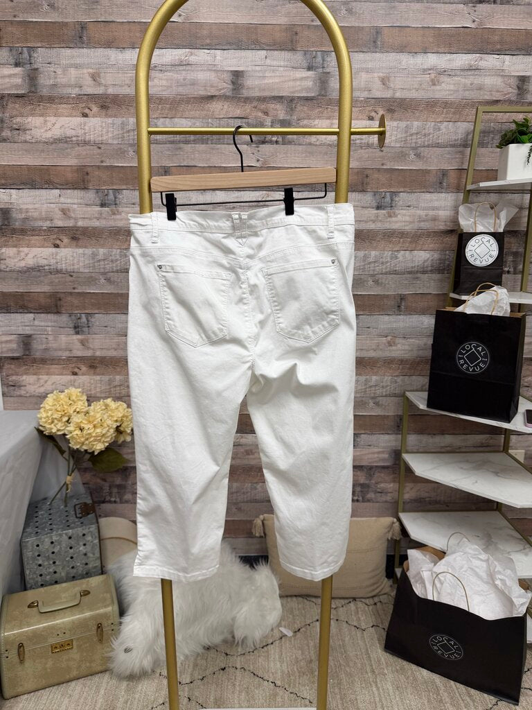 Curve Appeal White Cotton Capri