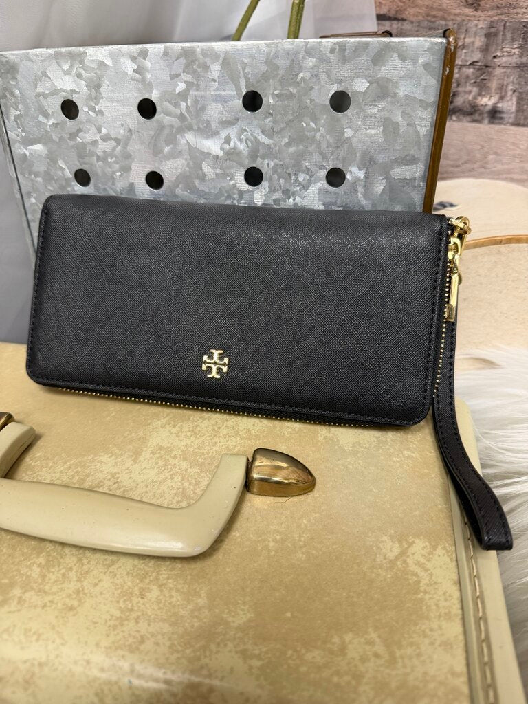 Tory Burch Black Emerson Continental Wristlet Wallet