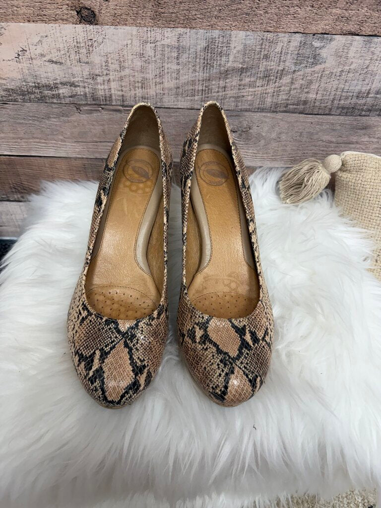 Nurture Tan & Black Snakeskin Pumps w/Cork Heel