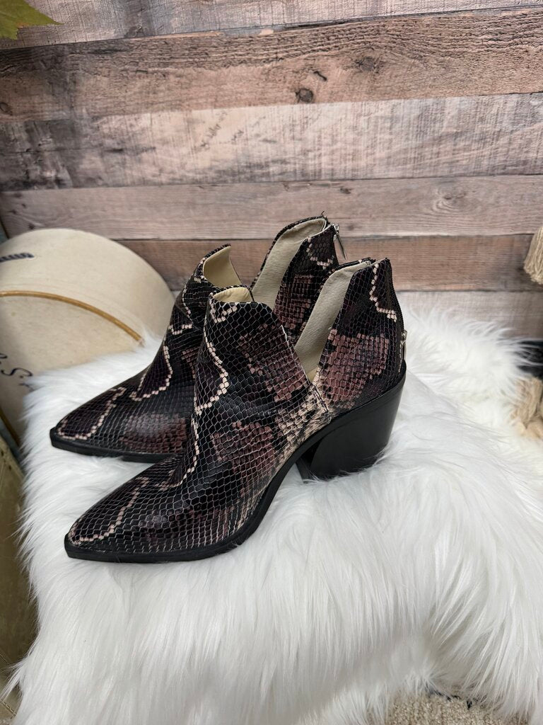 Vince Comuto Snake Print Ankle Boots