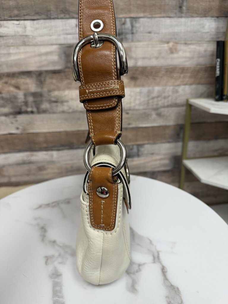 Coach Vintage Y2K Ivory Pebbled Leather Soho Buckle Front