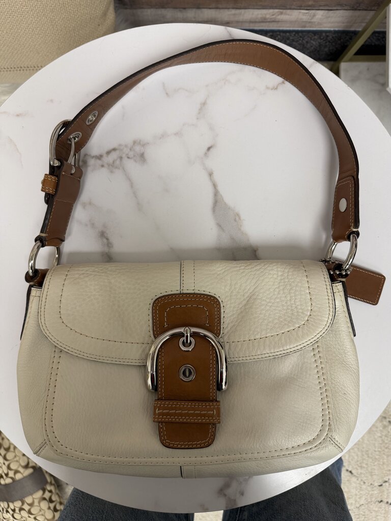 Coach Vintage Y2K Ivory Pebbled Leather Soho Buckle Front