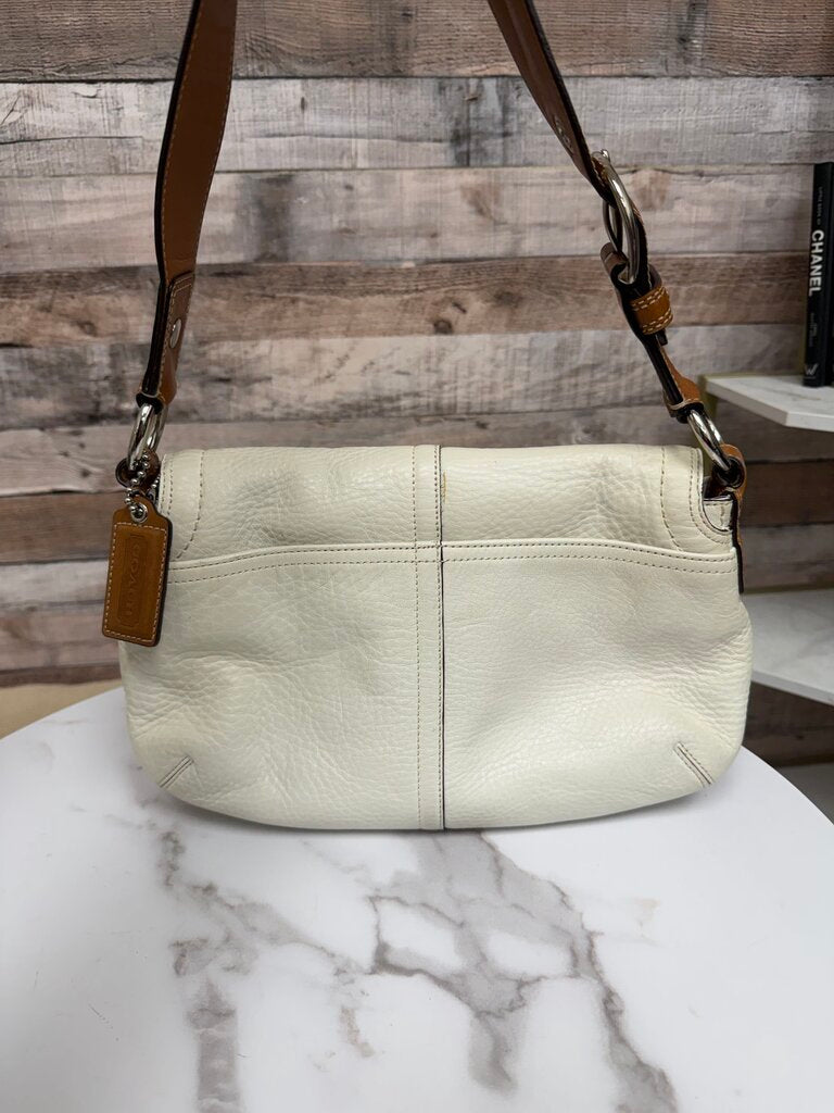 Coach Vintage Y2K Ivory Pebbled Leather Soho Buckle Front