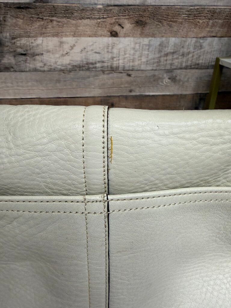 Coach Vintage Y2K Ivory Pebbled Leather Soho Buckle Front