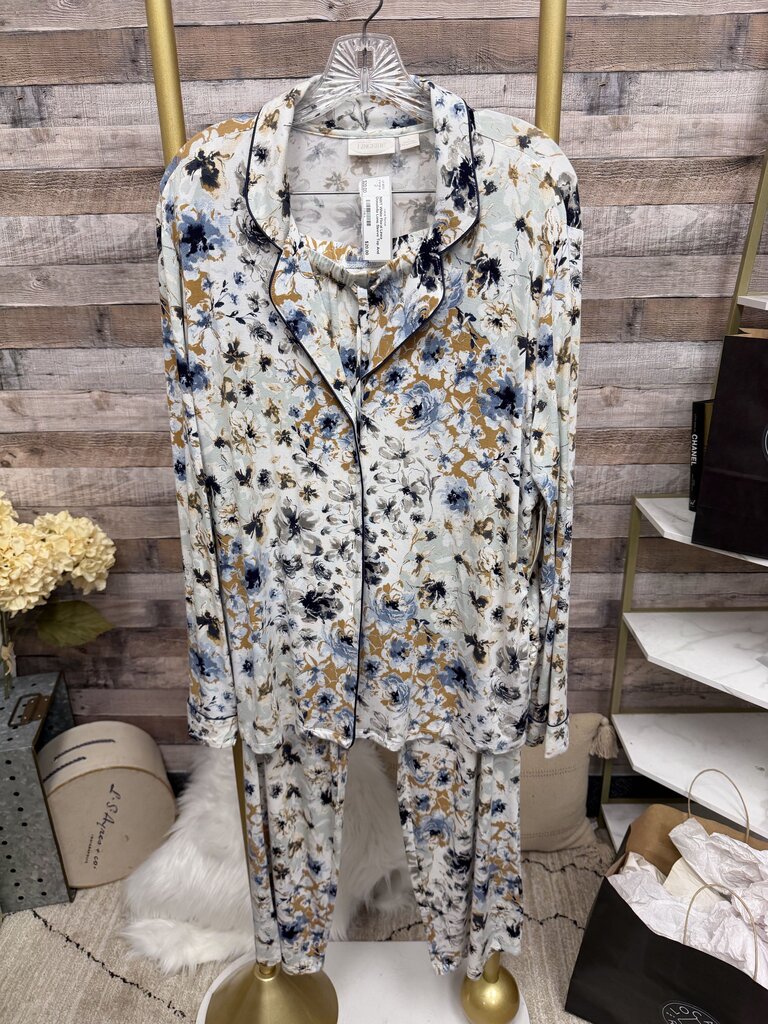 NWT White Floral Linea Donatella Long Sleeve Top And Pants Pajama Set
