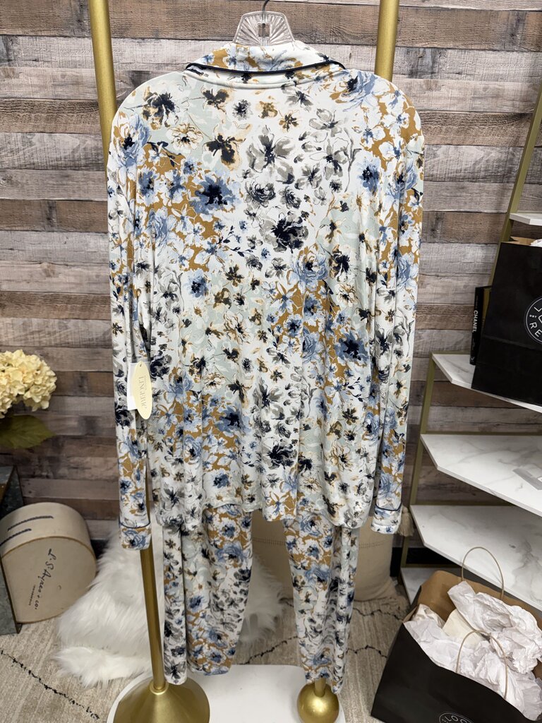 NWT White Floral Linea Donatella Long Sleeve Top And Pants Pajama Set