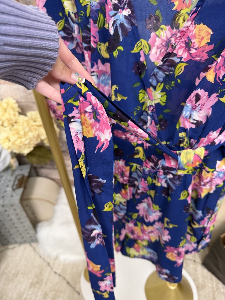 Navy/Pink Floral Gianni Bini V-Neck With 3/4 Sleeves