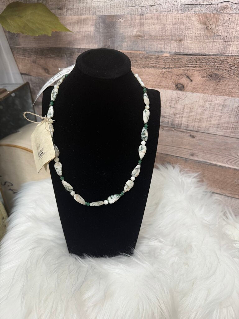 Agate, Aventurine, Emerald & Mother of Pearl Necklace