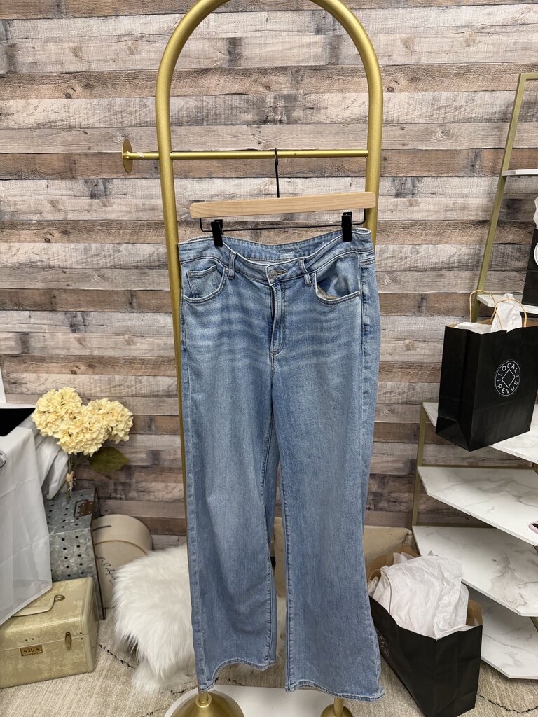 Blue Chico's Straight Leg Light Wash Jeans