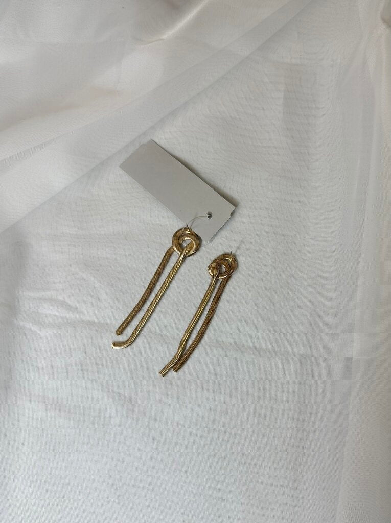 Gold Snack Chain Knotted Earrings