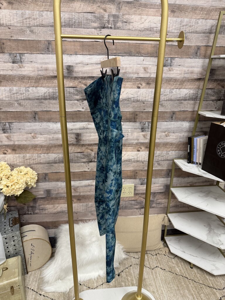 Blue Tie-Dye Pattern Athleta Salutation Leggings