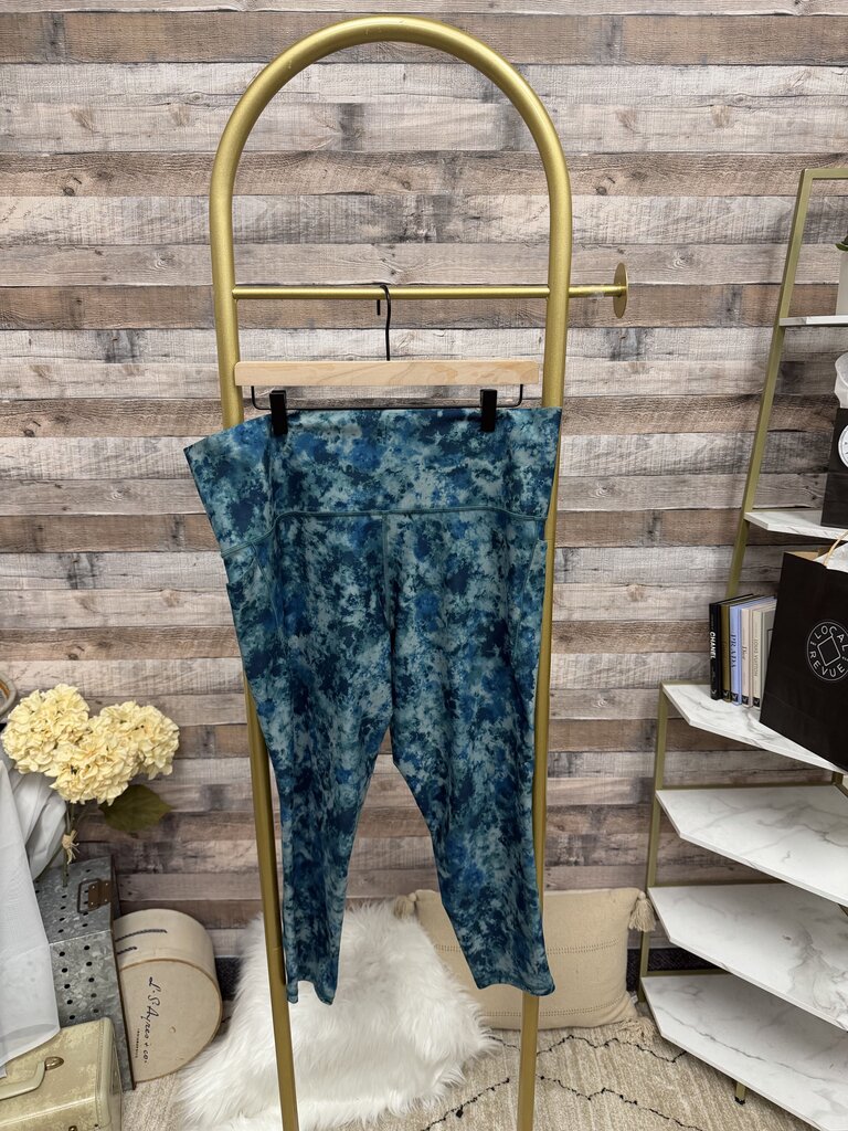 Blue Tie-Dye Pattern Athleta Salutation Leggings
