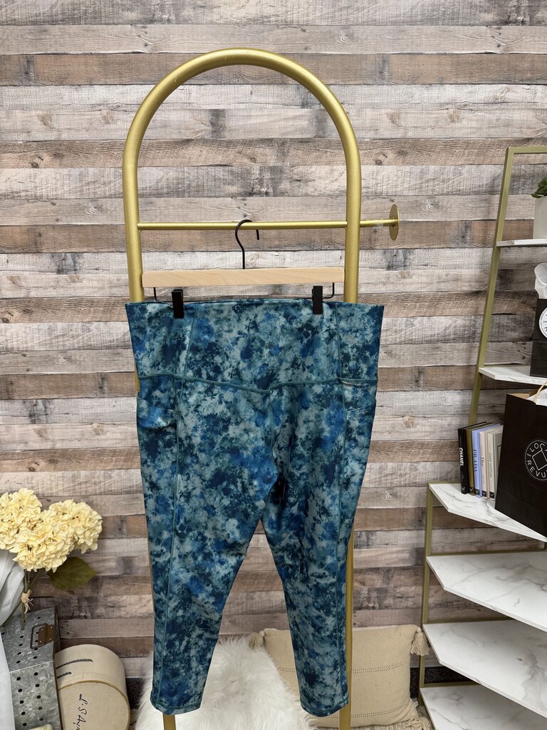 Blue Tie-Dye Pattern Athleta Salutation Leggings