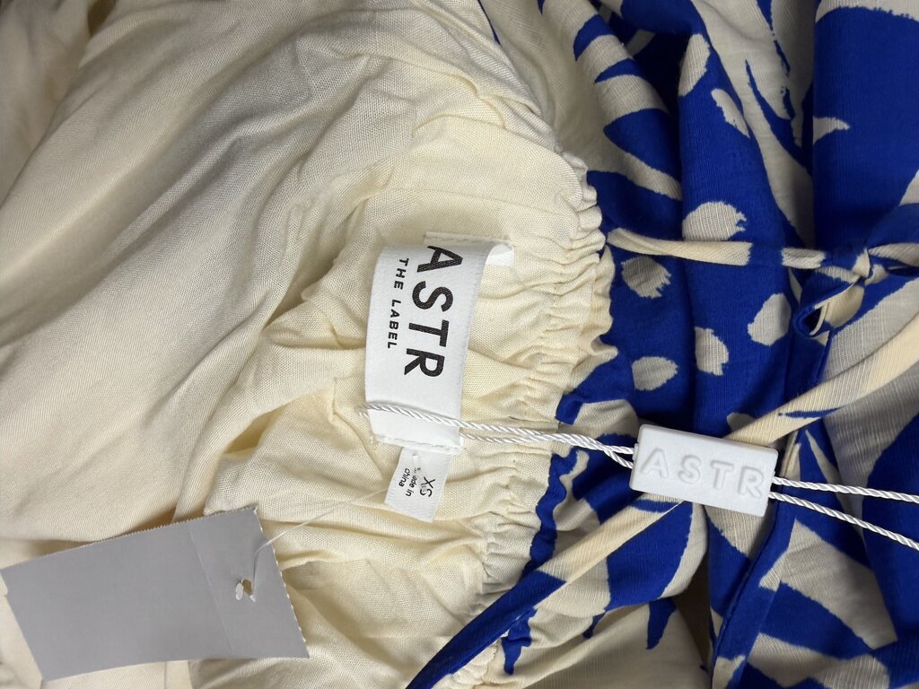 NWT Cream & Blue ASTR The Label Maxi Dress
