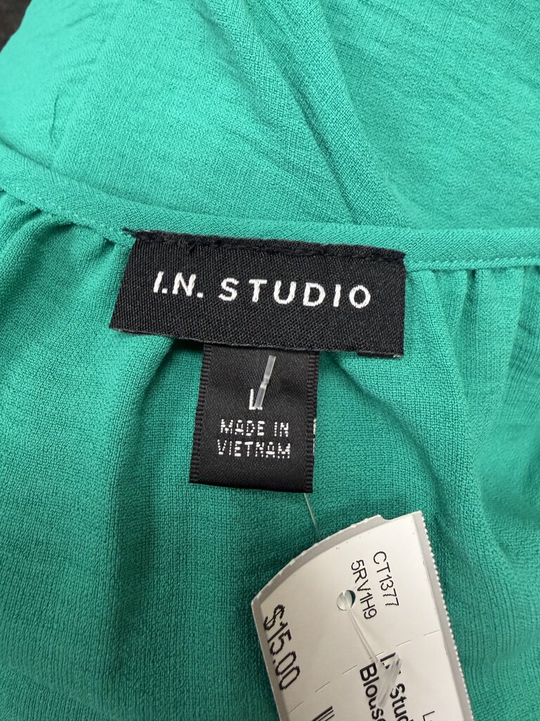 I.N Studio Green Button-Front Blouse With Ruffle Collar
