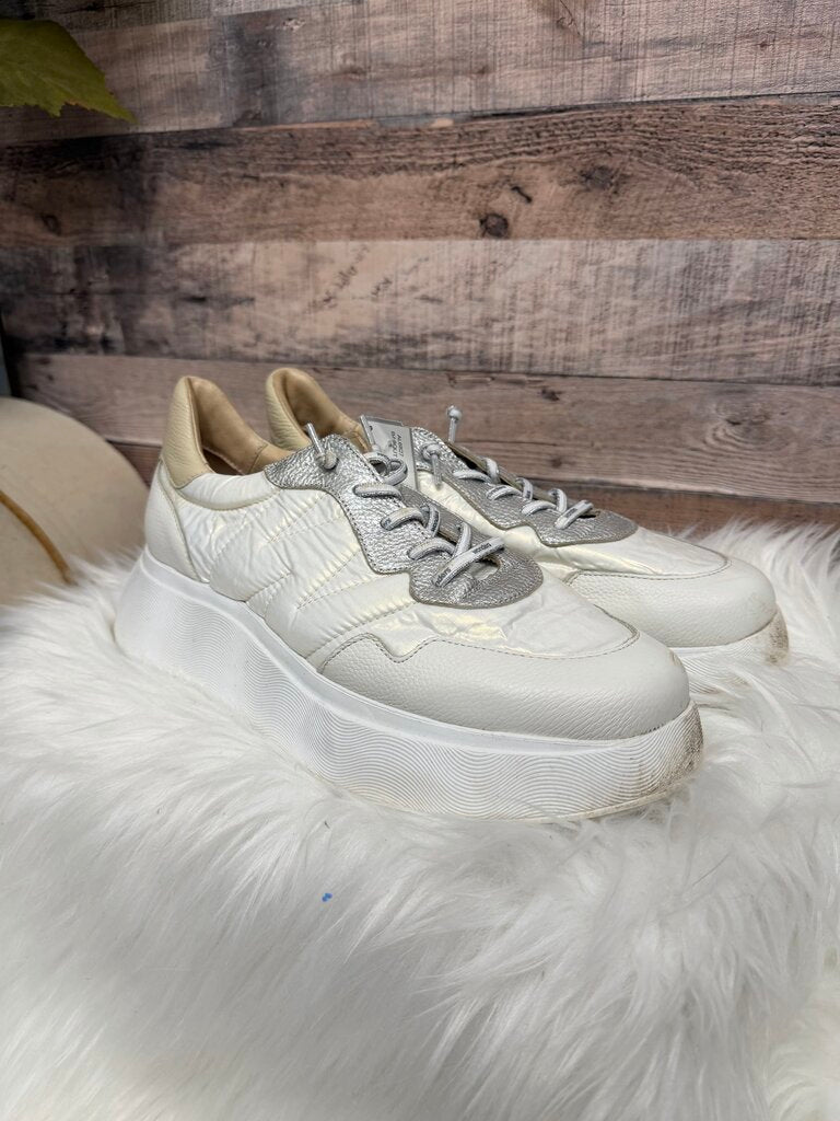 Wonder Brand White With Silver Leather Sneakers