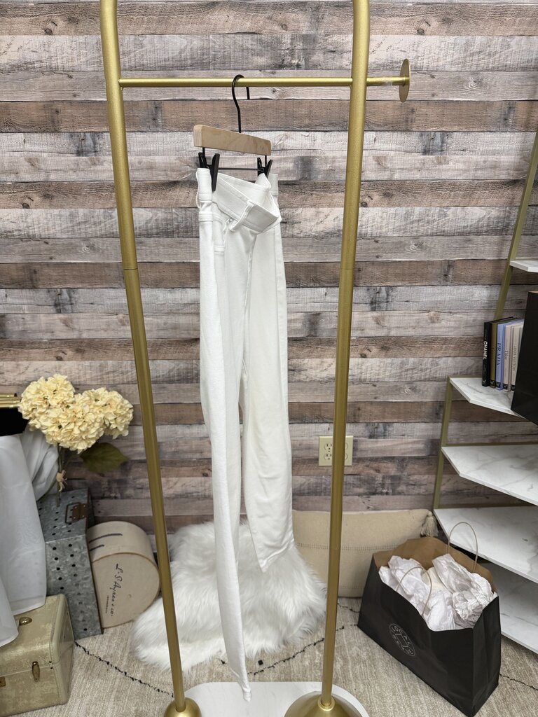 HUE White Skinny Pull-On Jeans