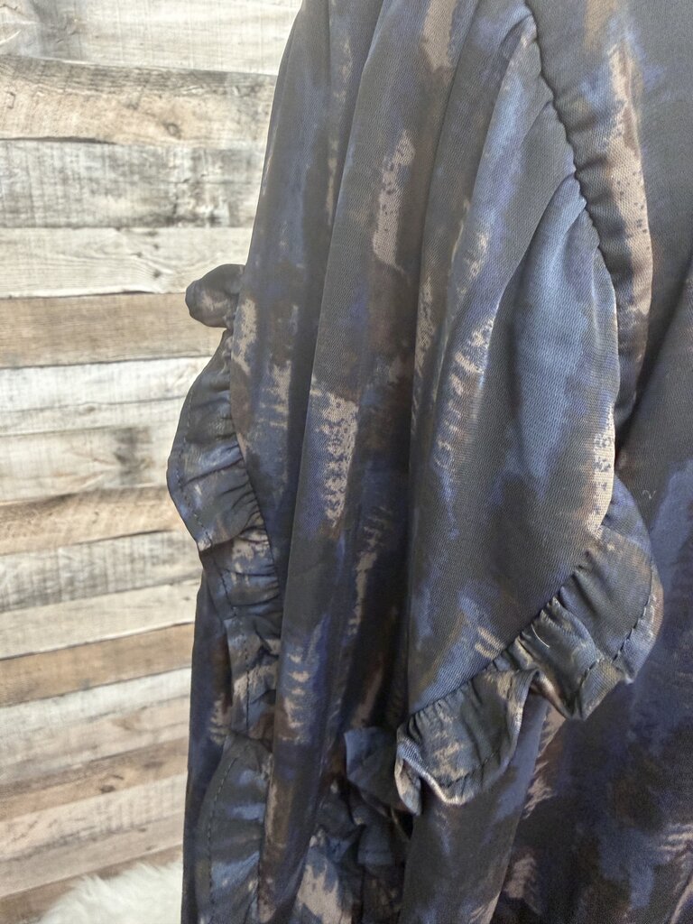 Evereve Black,Navy,Tan Abstract Print Ruffle Neck Blouse