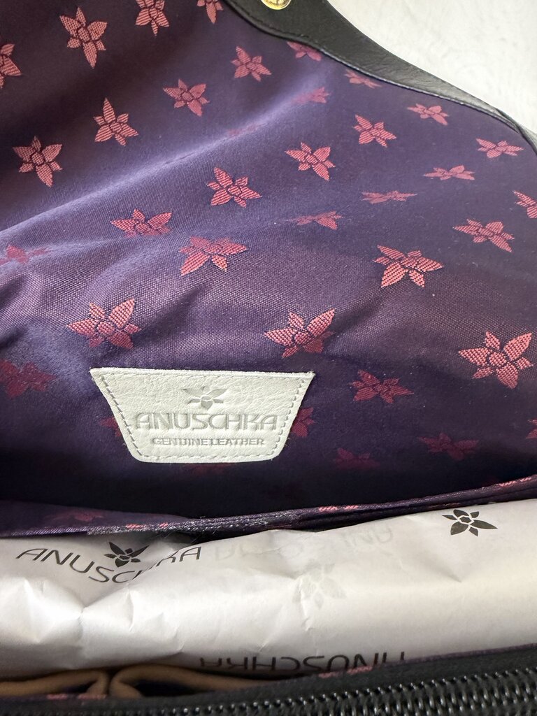 NWT Anuschka Black & White Paisley Rose Crossbody