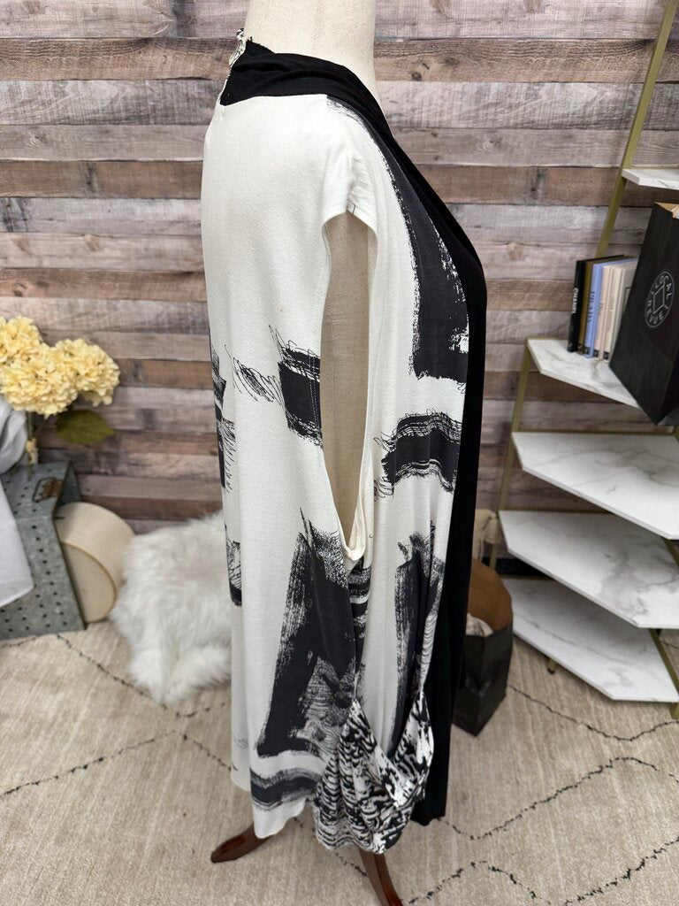 Art Of Cloth White & Black Abstract Print Vest