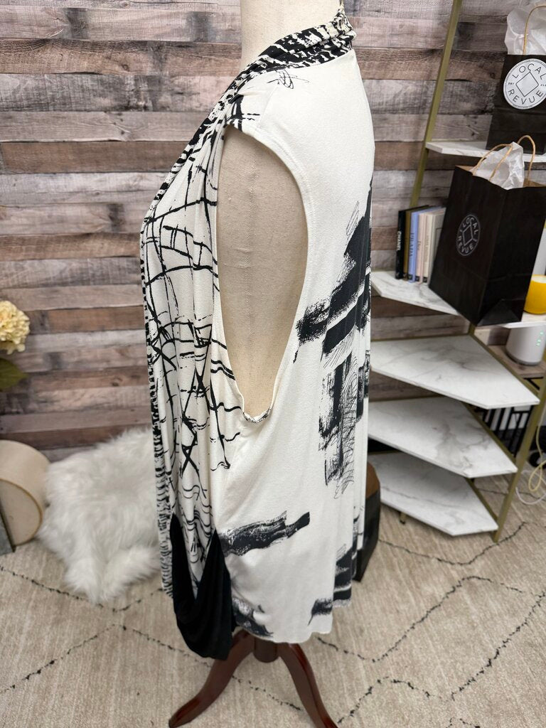 Art Of Cloth White & Black Abstract Print Vest