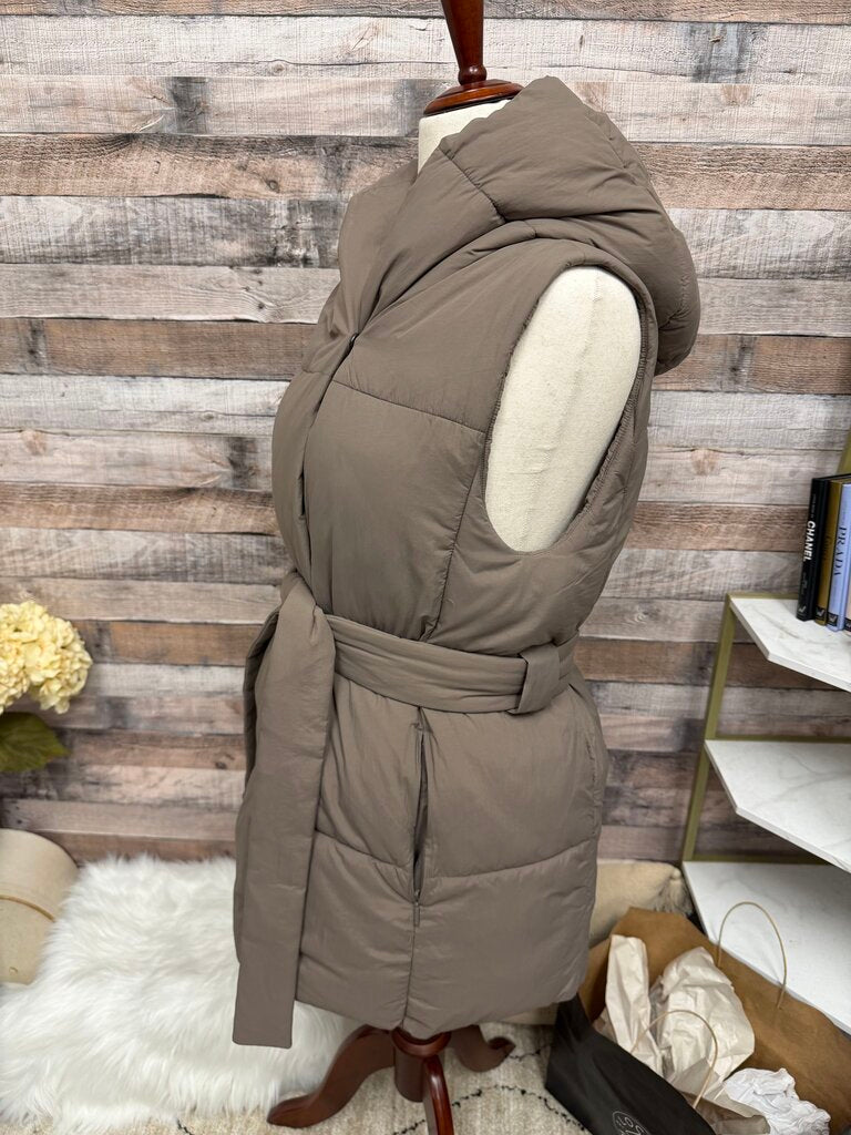 Gap Beige Puffer Mid Length Vest w/Belt