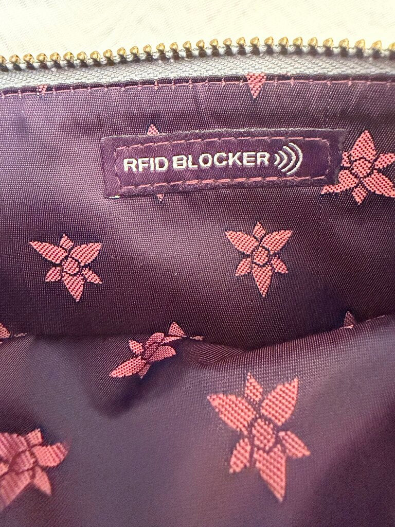 NWT Anuschka Lt Grey w/Flowers Card Holder
