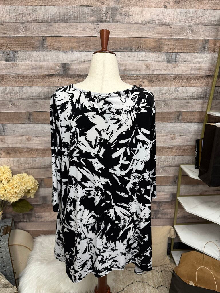 Alfani Black & White Floral Print Top