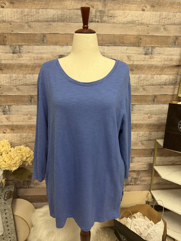 Chico's Blue 3/4 Sleeve Relaxed Fit Tee