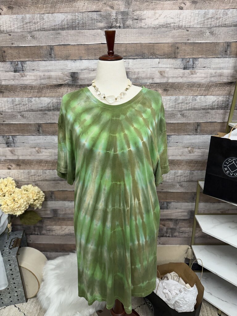 Raquel Allegra Green Spiral Pattern Tie-Dye Tee