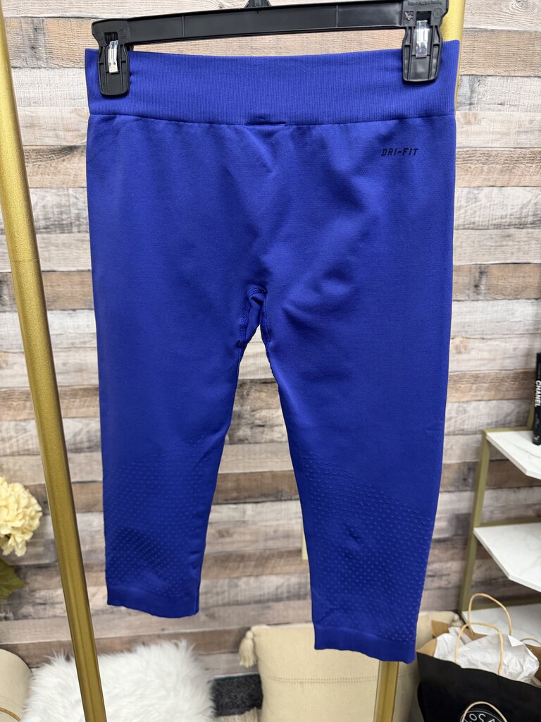 Nike Pro Dri-FIT Cropped Athletic Leggings