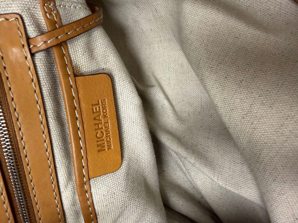 Michael Kors Brown Vintage Buckle Detail Bag Made out of leather