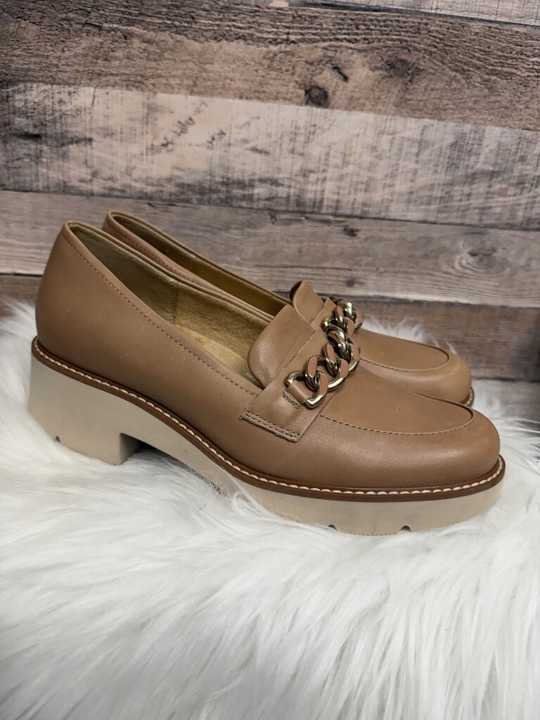 Naturalizer Buckskin Tan Gold Loafers w/Lug Sole