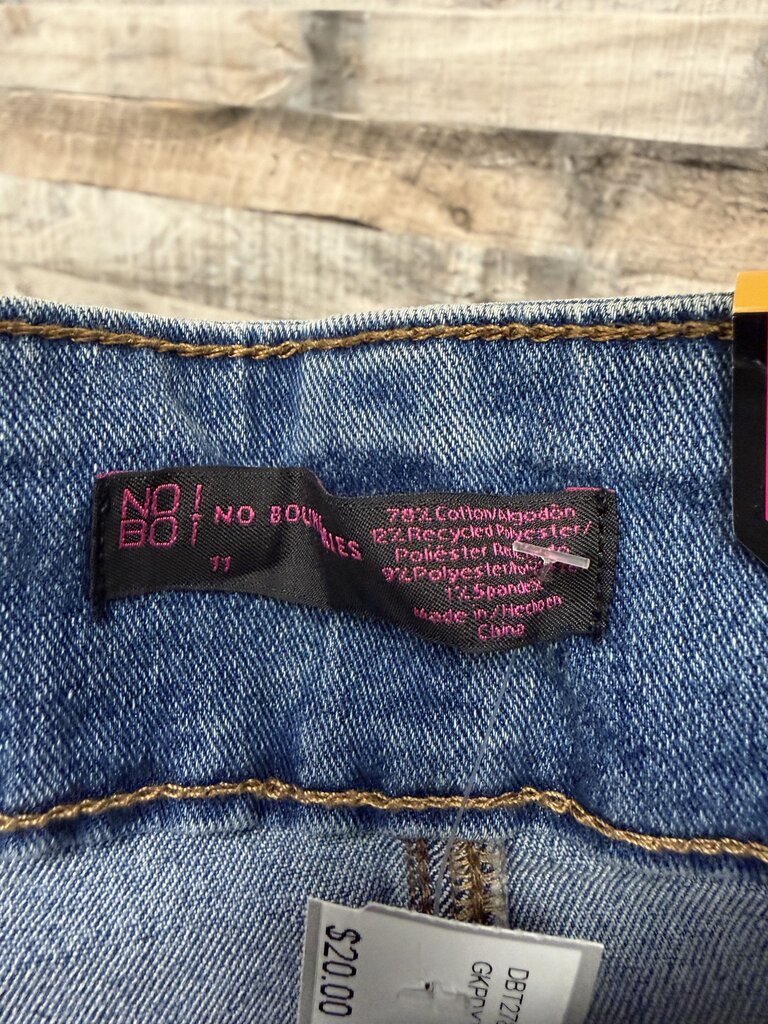 NWT No Boundaries Light Wash High Rise Jeans
