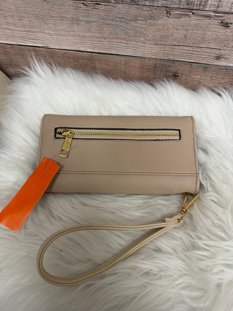 Miak Collection Cream Envelope Wristlet Wallet