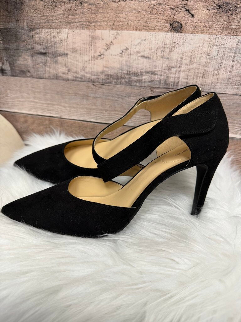 Liz Claiborne Black Pointed Toe Ankle Heels