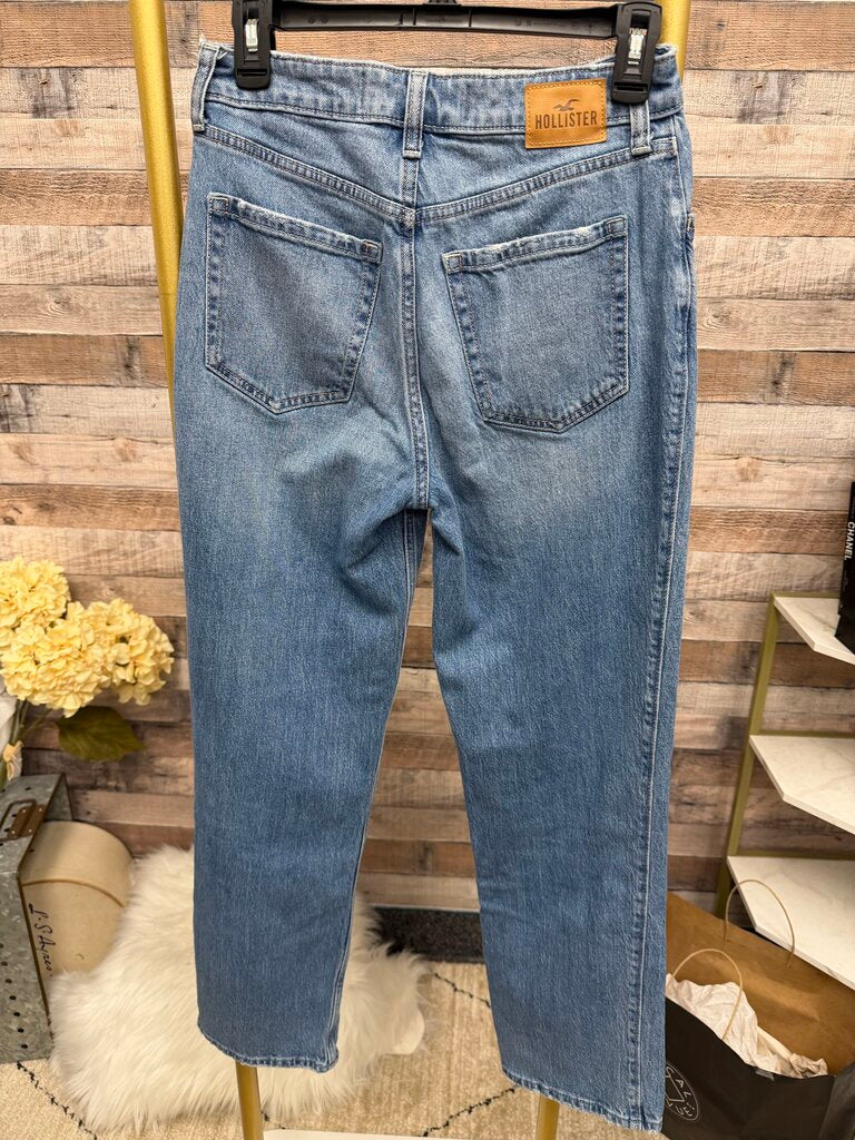 Hollister Ultra High-Rise 90s Straight Jeans
