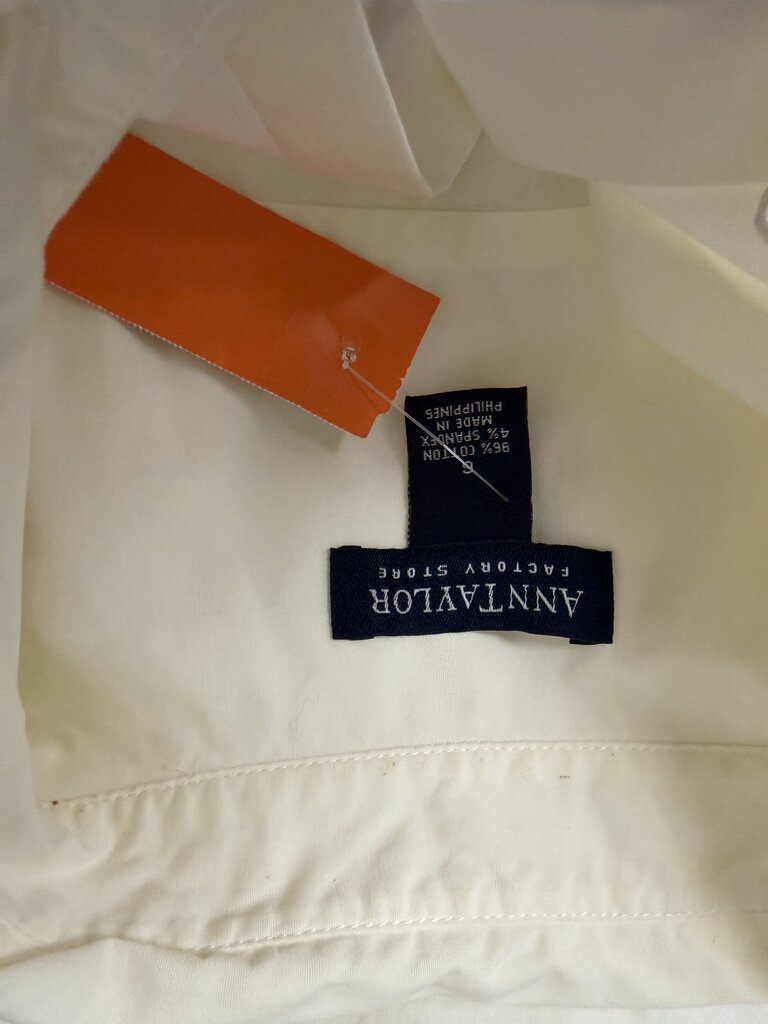 Ann Taylor Off White Sleeveless Button Down