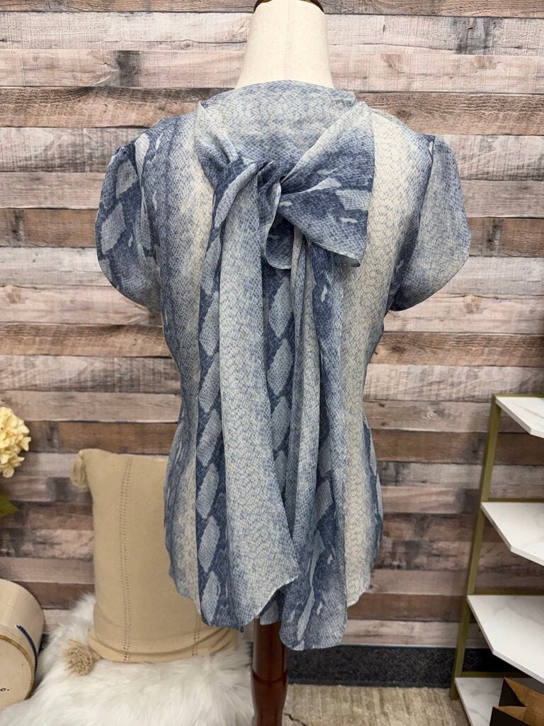 Bebe blue snake print ruffle top