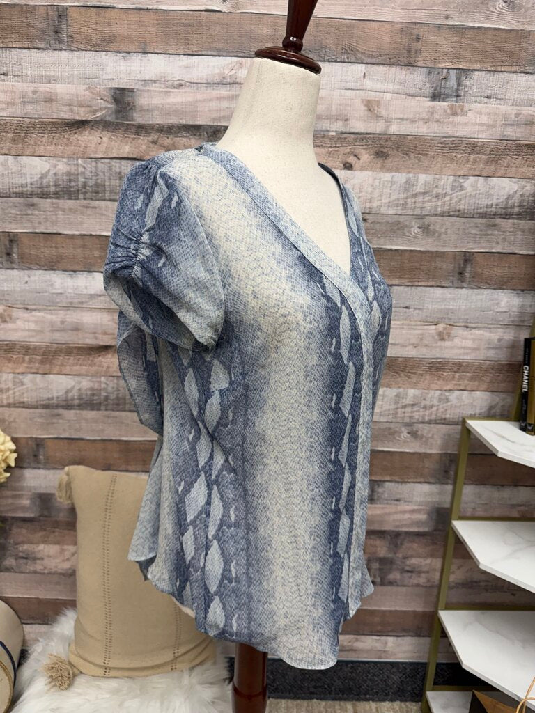 Bebe blue snake print ruffle top