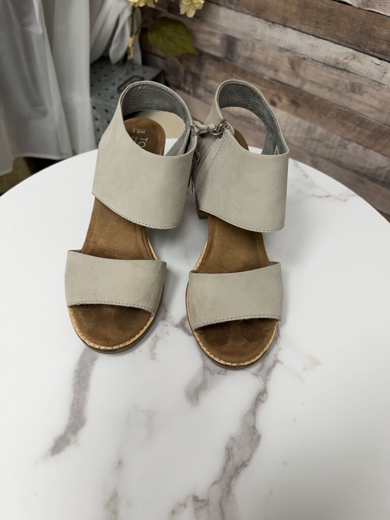 Grey Suede Toms Sandals With a Heel