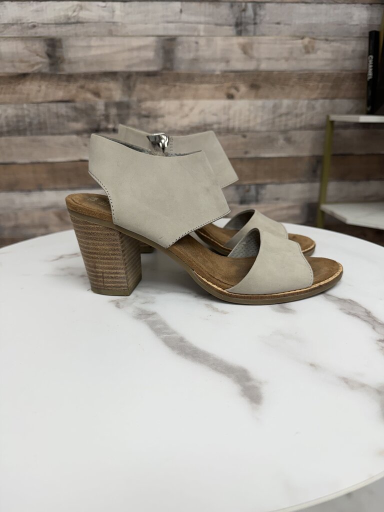 Grey Suede Toms Sandals With a Heel